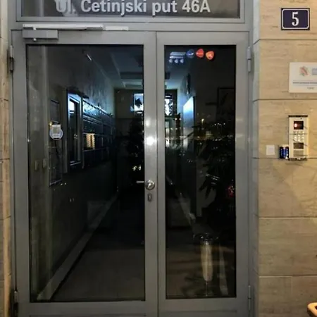 Kvart 2 Bedroom דירה